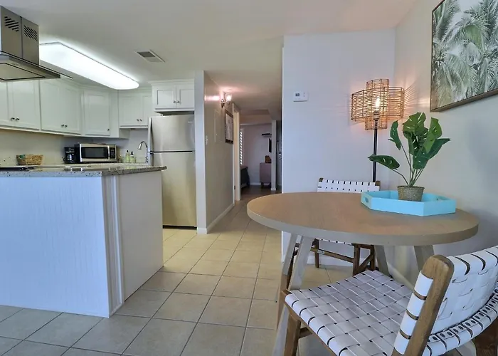 Island Winds East Aparthotel 3*
