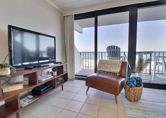 Island Winds East Aparthotel