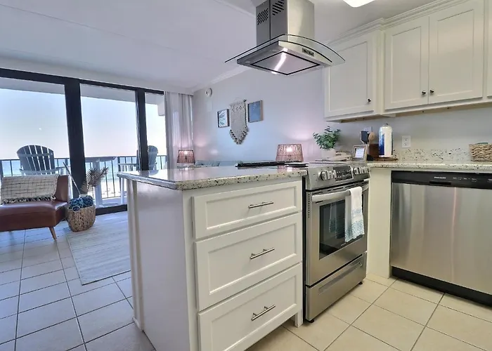 Island Winds East Aparthotel 3*
