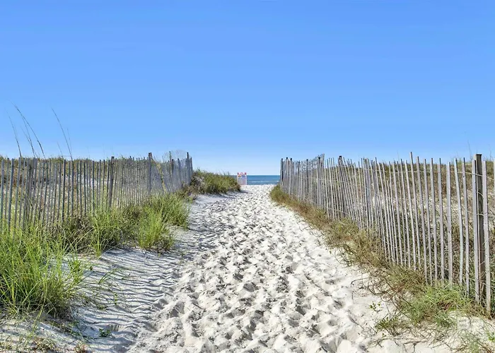 Island Winds East Aparthotel 3*